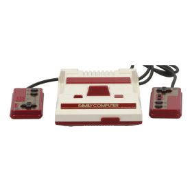 NINTENDO 任天堂 ニンテンドー /クラシックミニ ファミリーコンピュータ /CLV-S-HVCC/HJE103946175/Bランク/67【中古】