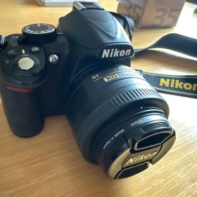 単焦点35mm f/1.8レンズ付Nikon D3100 デジタル一眼レフカメラ