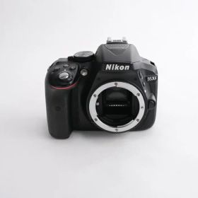 【中古】 (ニコン) Nikon D5300 ボディ ブラック【中古カメラ デジタル一眼】 ランク：C