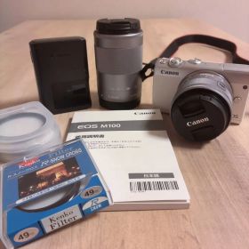 Canon EOS M100 ダブルズームキット ホワイト おまけ付き