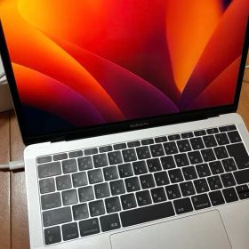 Macbook pro 13inch 2017 8GB/256GB 箱付属品有