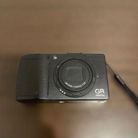 RICOH GR III 新品 34,999円 中古 29,800円 | ネット最安値の価格比較