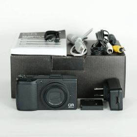 [良品｜シャッター数4,596回] RICOH GR DIGITAL III / コンパクトデジタルカメラ