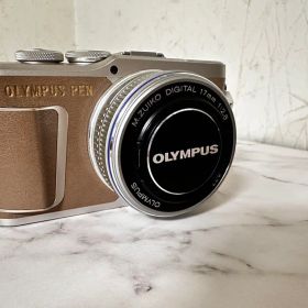 OLYMPUS PEN E-PL10 ミラーレス一眼 17mmパンケーキレンズ付