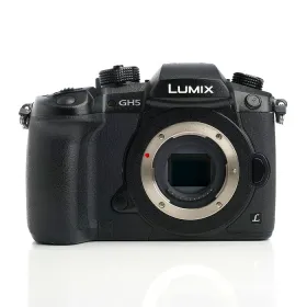 パナソニック Lumix DC-GH5 新品¥89,600 中古¥45,000 | 新品・中古の