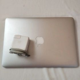 Apple MacBook Air 2015 13インチ 本体