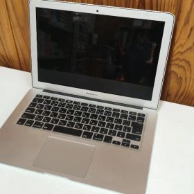 MacBook Air 13インチ Early 2015