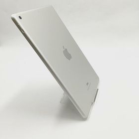 アップル(Apple)の【全額返金保証】【最速発送】Apple iPad 第6世代 32GB シルバー Wi-Fi 美品 動作確認済(タブレット)