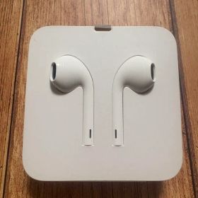 【新品未使用】Apple純正イヤホン EarPods Lightning変換付き