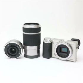 【中古】 《並品》 SONY α6000ダブルズームレンズキット ILCE-6000Y シルバー [ デジタルカメラ ]