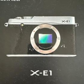 新品未開封 FUJIFILM X-E1 / FUJINON XC セット