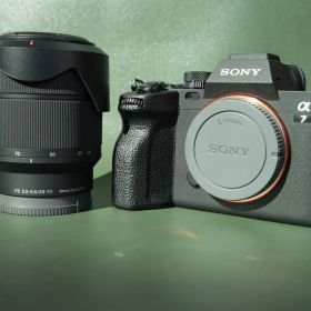 【美品】SONY α7IV ILCE-7M4レンズキット,ソニーミラーレス一眼