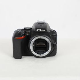 【中古】(ニコン) Nikon D5600 ボデイ