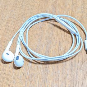中古品 Apple EarPods Lightningコネクタ