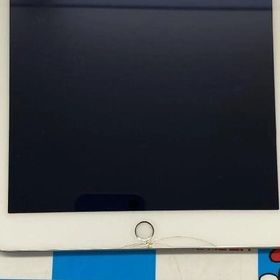 即日発送可iPad 第5世代 au版SIMフリー 32GB MP1L2J/A A1823 ジャンク品