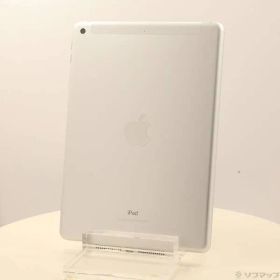 〔中古品〕 iPad 第5世代 32GB シルバー MP1L2J／A docomoロック解除SIMフリー【349】