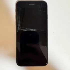 Apple iPhone 7 ブラック 本体