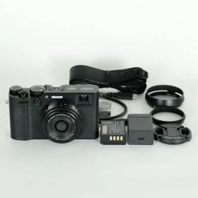 [良品｜シャッター数7,000回｜メタルフード付] FUJIFILM X100V ブラック / コンパクトデジタルカメラ