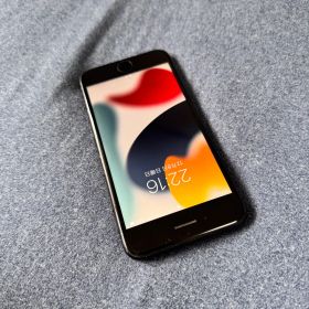 iPhone 7 ジェットブラック128GB SIMフリー