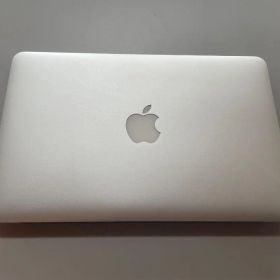 MacBook Air 11インチ A1465 Mid 2013（充電器付）