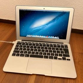 【化粧箱付き】 MacBook Air 11インチ MD224J/A
