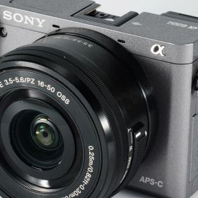 希少色/グラファイトグレー/2,302回/SONY α6000 SELP1650