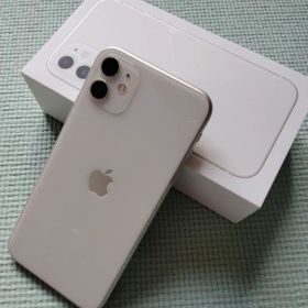 週末値下げ！Apple iPhone 11 64GB 本体のみ (箱なし)