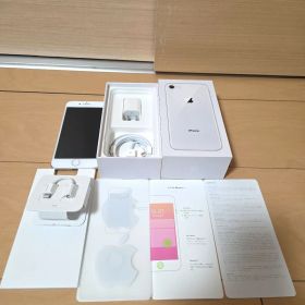 Apple iPhone 8 シルバー 本体と付属品