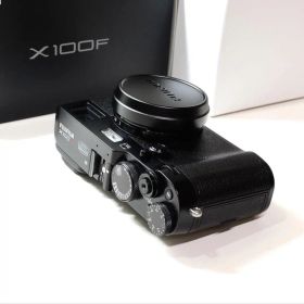 美品 FUJIFILM 富士フイルム X100F ブラック コンデジ