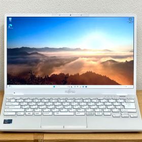 Fujitsu LIFEBOOK UH90/E3 i7/16GB/512GB