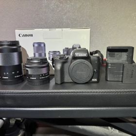 【美品】Canon EOS Kiss M2 ダブルズームキット ミラーレス一眼