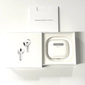 「中古品」アップル(Apple) AirPods 4 MXP93J/A アクティブノイズキャンセリング搭載 ワイヤレスイヤホン