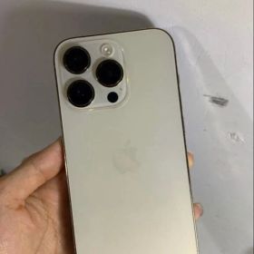 Apple iPhone 14 Pro 本体