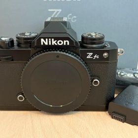 ニコン ZFC ボディー