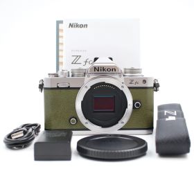 ■シャッター数2129枚！新品同様■ Nikon Z fc ボディ オリーブグリーン プレミアムエクステリア張替済み シルバー ミラーレス一眼カメラ ニコン