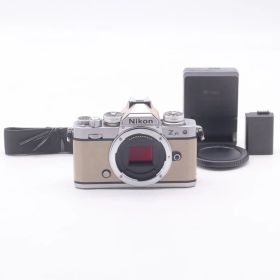超美品★ Nikon Z fc ボディ サンドベージュ(プレミアムエクステリア張替) シルバー #446