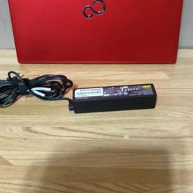 Fujitsu LifeBook SH90/X 6世代 i5