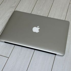 Apple MacBook Air (13-inch, Early 2015)