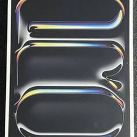 Apple iPad Pro M4 13インチ Wi-Fiモデル 2TB MVX93J/A シルバー 標準ガラス