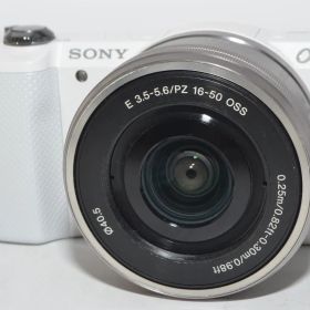 250965★極上★SONY α5000 パワーズームレンズキット(ホワイト／デジタル一眼)
