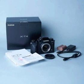 【完動品】FUJIFILM X-T4 ボディ
