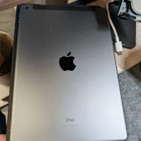 Apple iPad 10.2インチ スペースグレー SIMフリー