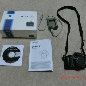 OLYMPUS STYLUS 1 本体と付属品