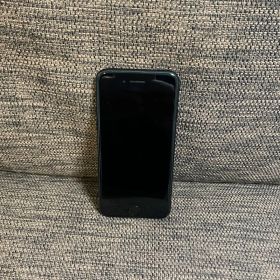【美品】Apple iPhone 7 ブラック 本体