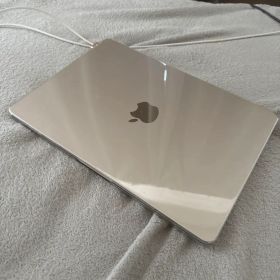 シルバー MacBook Air M3 2024年モデル