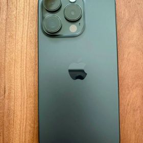 香港版 iPhone 15 Pro ブラックチタニウム 128GB