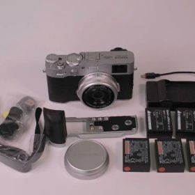 FUJIFILM (フジフイルム) X100VI シルバー