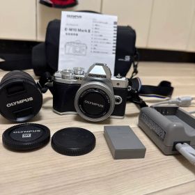 OLYMPUS E-M10 Mark III 本体 レンズ2本 一式