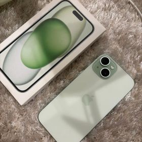 Apple iPhone 15 128GB ミッドナイトグリーン 本体