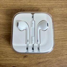 Apple 純正 EarPods ホワイト 未開封